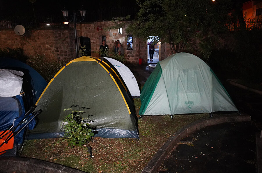 Edirne'de Kırkpınar yoğunluğu: Oteller dolunca çadırda kaldılar