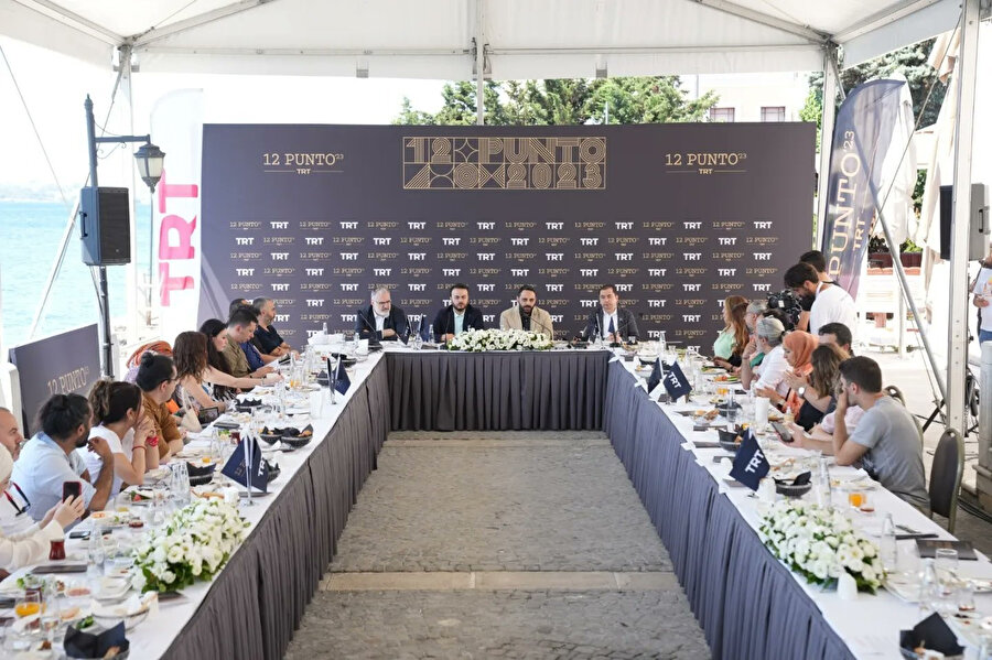 12 Punto'nun basın toplantısı