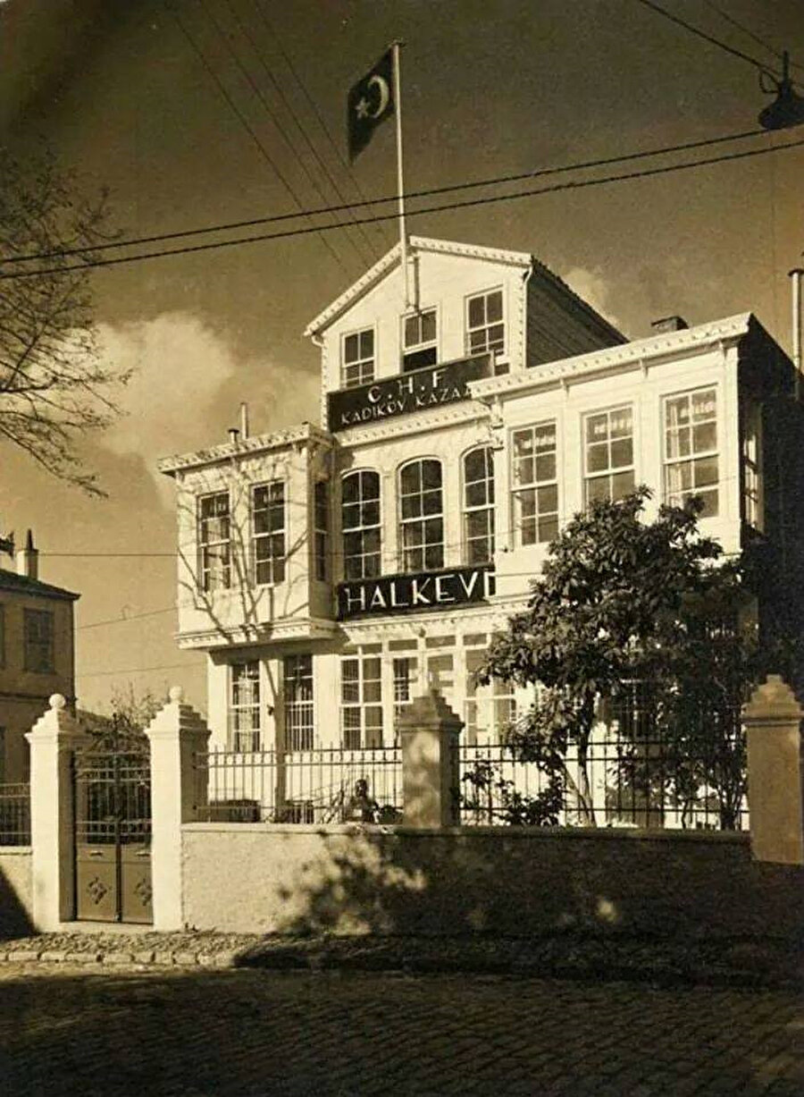 Kadıköy Halkevi’nin ilk binası, Kaynak: Gazete Kadıköy