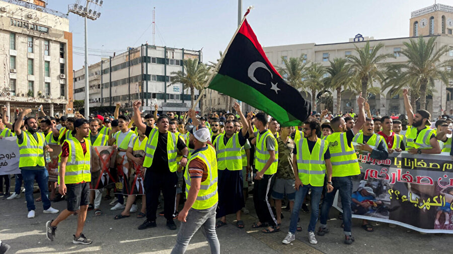 Libya'da kesintilerin yaşandığı bölgeler, dönem dönem protesto gösterilerine sahne oluyor.