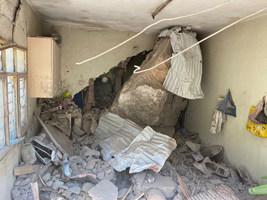 Adana beşik gibi sallandı: 140 artçı deprem meydana geldi