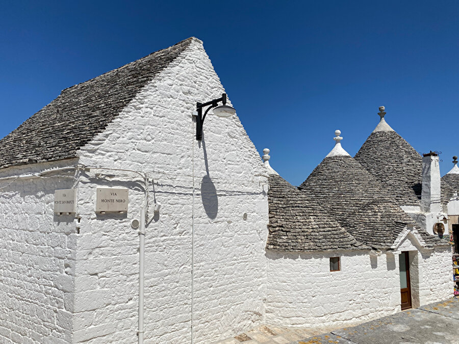 Alberobello’nun trulli tipi yapıları 