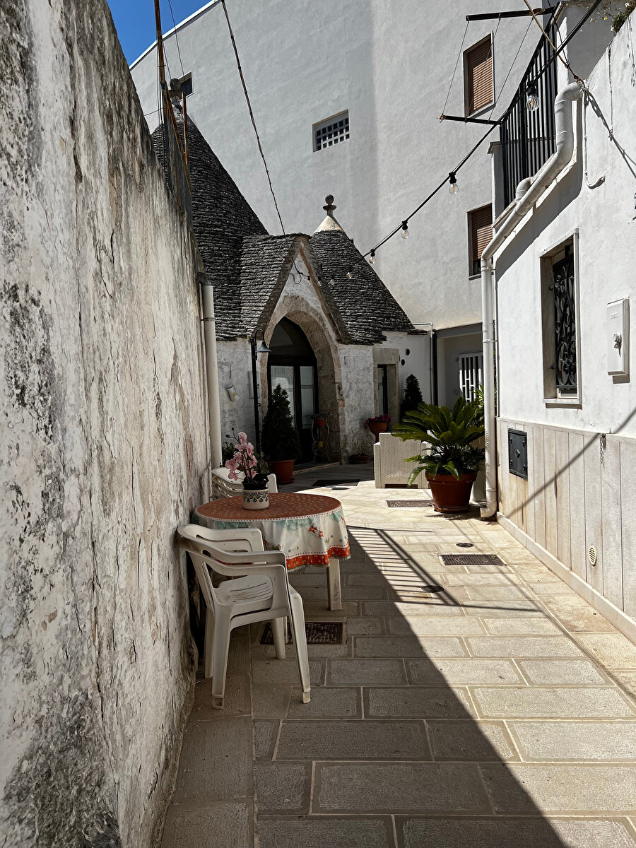 Alberobello’nun trulli tipi yapıları Selcen Kürklü