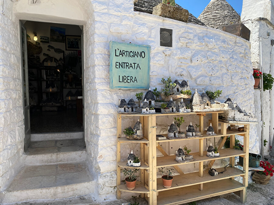 Bari, Alberobello’da bir hediyelik eşya dükkânı 