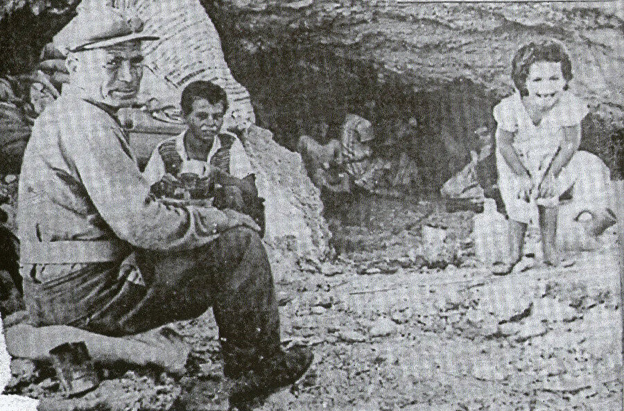 Erenköy ve çevre köylerden birçok Kıbrıslı Türk, Kıbrıs Rum yönetimi tarafından köylerine yapılan baskınlardan korunabilmek için 1964 ve 1974 yılları arasında mağaralarda yaşamak zorunda kaldı. 