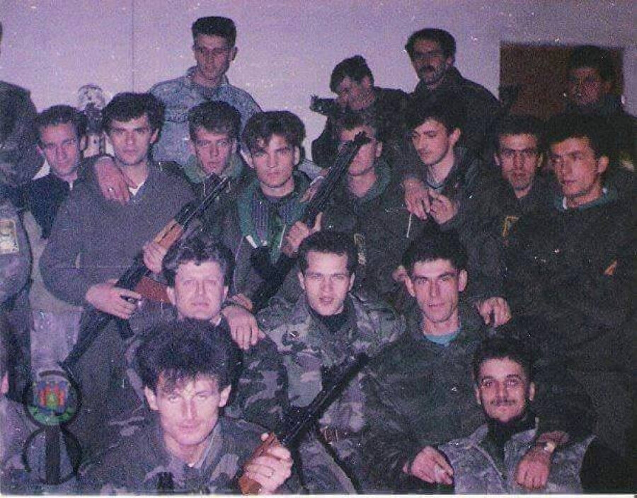 İzet Nanic liderliğindeki Bosna Hersek kuvvetleri, 1994 yılındaki Kaplan operasyonu ile aralarında Velika Kladuşa’nın da bulunduğu birçok kenti, 1995’teki Sana operasyonu ile de Sanski Most, Bosanska Krupa, Bosanski Petrovats ve Klyuç kentlerini işgalden kurtardı.