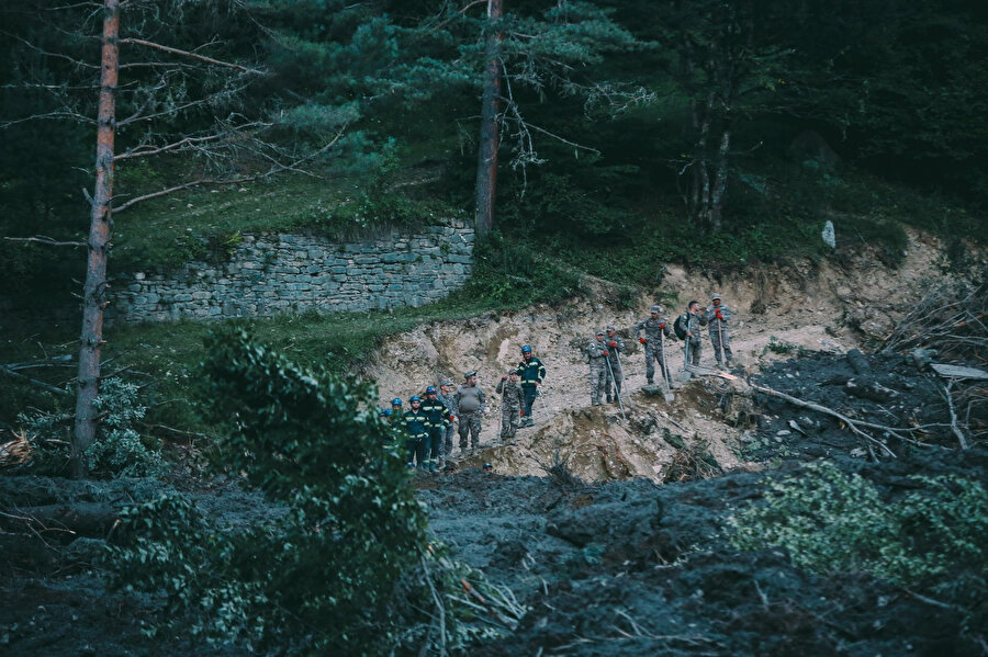 Gürcistan’da toprak kaymasında can kaybı 17’ye yükseldi