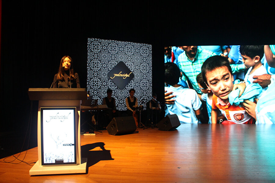 Böylece öğrenciler her etkinlikte işin içinde oluyor, derslerde öğrendiklerini bizzat sahnede ya da sahada deneyimleyebiliyor. Çocukları çok yönlü yetiştirmeye önem veriyoruz.