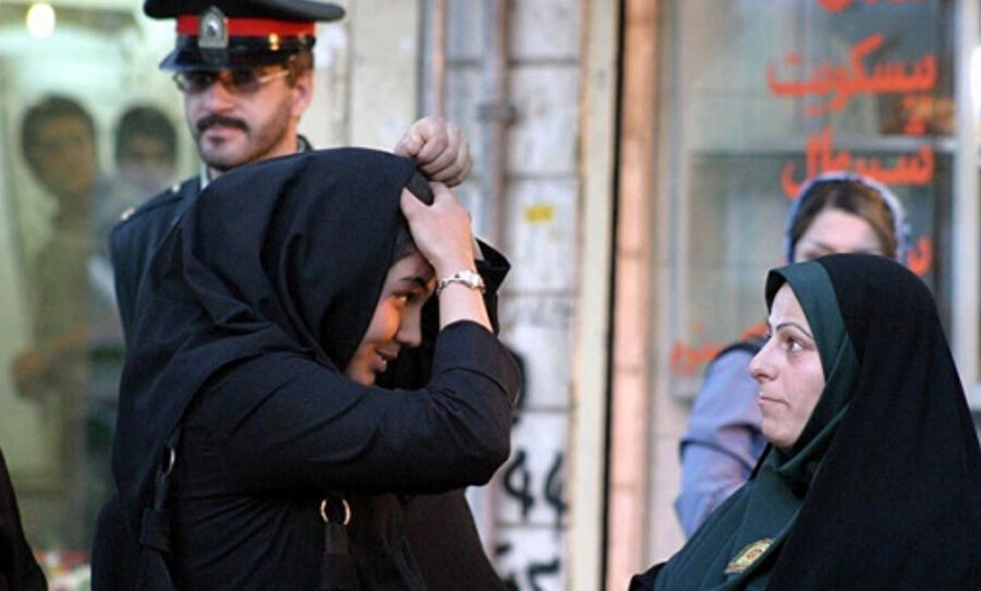 İran'da ruh sağlığı bozukluklarını teşhis etmek psikiyatrların değil yargıçların sorumluluğundadır. 