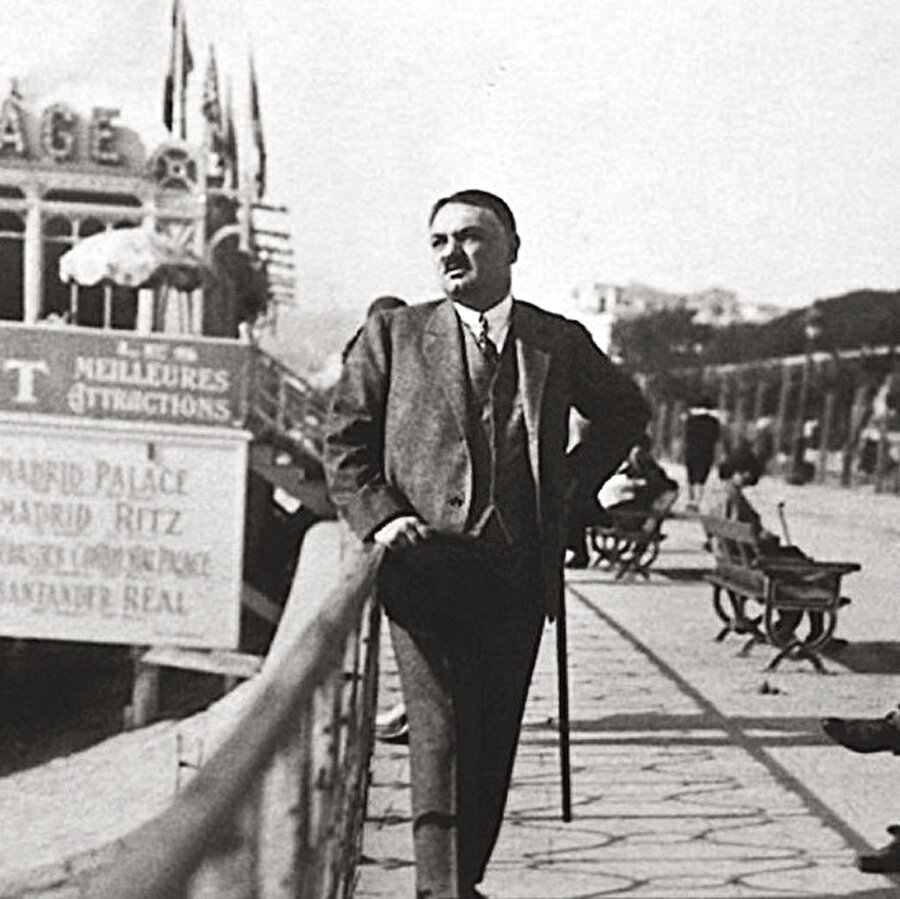 Yahya Kemal.