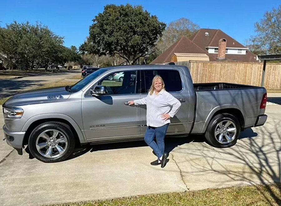 Film gibi olay: Çim biçerken üzerine önce yılan düştü, ardından şahin saldırdı