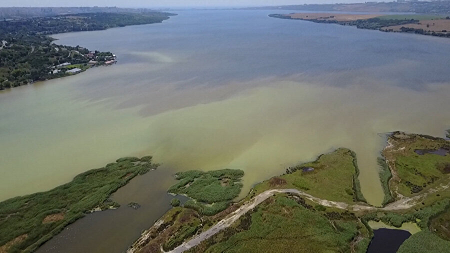İstanbul Küçükçekmece gölü için uyarı: Asla girilmemeli