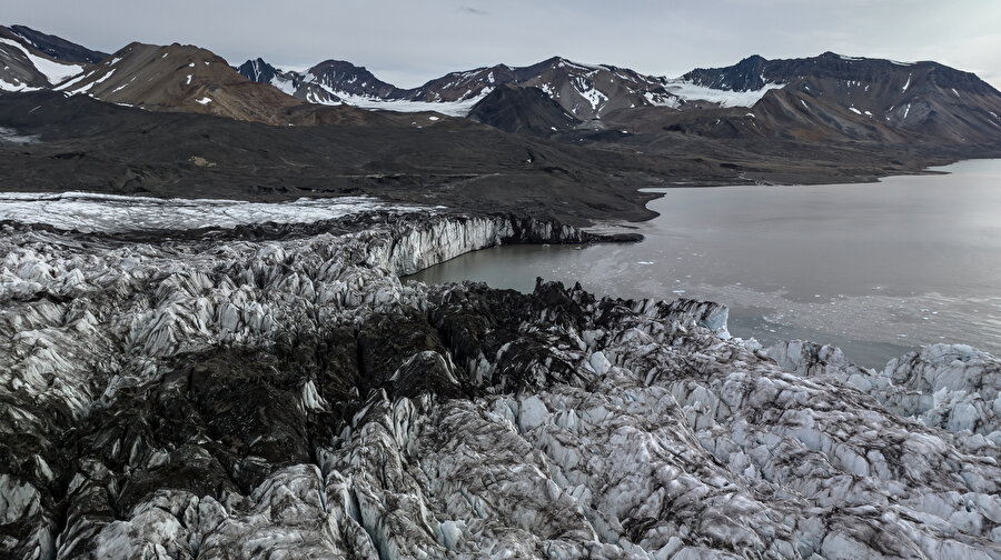 İklim değişikliklerinin etkisi artarak devam ediyor: İstanbul'un üçte biri kadar deniz buzu eridi