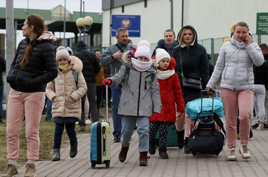 BM Mülteciler Yüksek Komiserliğinin son verilerine göre, savaşın başlangıcının ardından 6 milyon 268 bin Ukraynalı mülteci başka ülkelere göç etti. Bunlardan 5 milyon 901 bini Avrupa ülkelerinde kayıt yaptırdı.