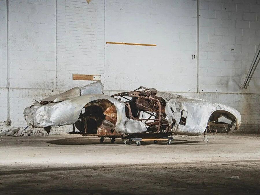 1954 model hurda Ferrari 2 milyon dolara satıldı