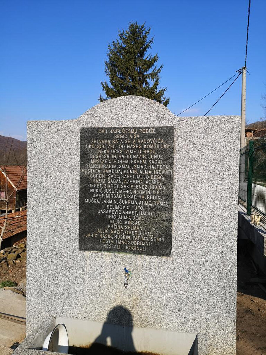 Savaş bittikten sonra şehidler için anıt mezar yapıldı. 
