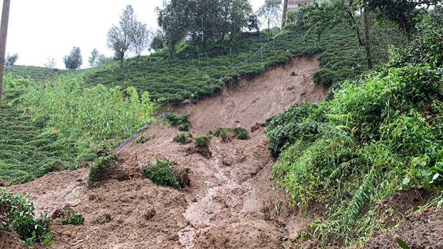 Rize'de sağanak yağış sel ve heyelana sebep oldu: 24 kişi tahliye edildi