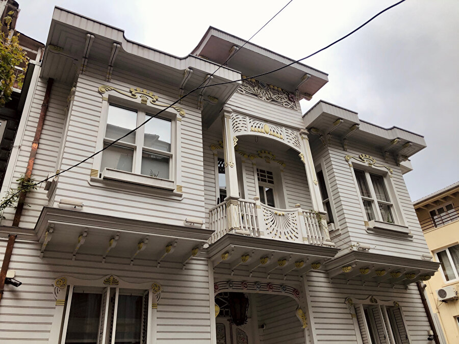Arnavutköy, Dulkadiroğulları Sokak 4 numaralı yapı. Fotoğraf: Uluç Algan 