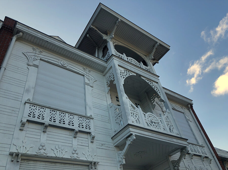 Sarıyer, Kefeliköy Caddesi 6 numaralı yapı. Fotoğraf: Uluç 