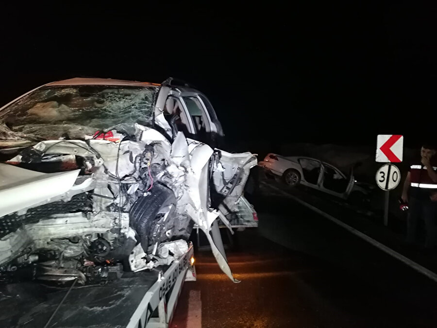 Nevşehir'de otomobil ile cip kafa kafaya çarpıştı: 4 ölü, iki ağır yaralı