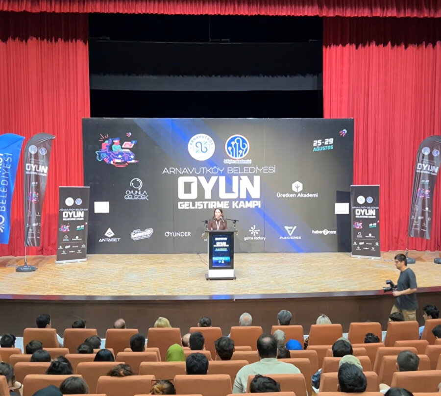 Gençler, Oyun Geliştirme Kampı'nda bir araya geldi