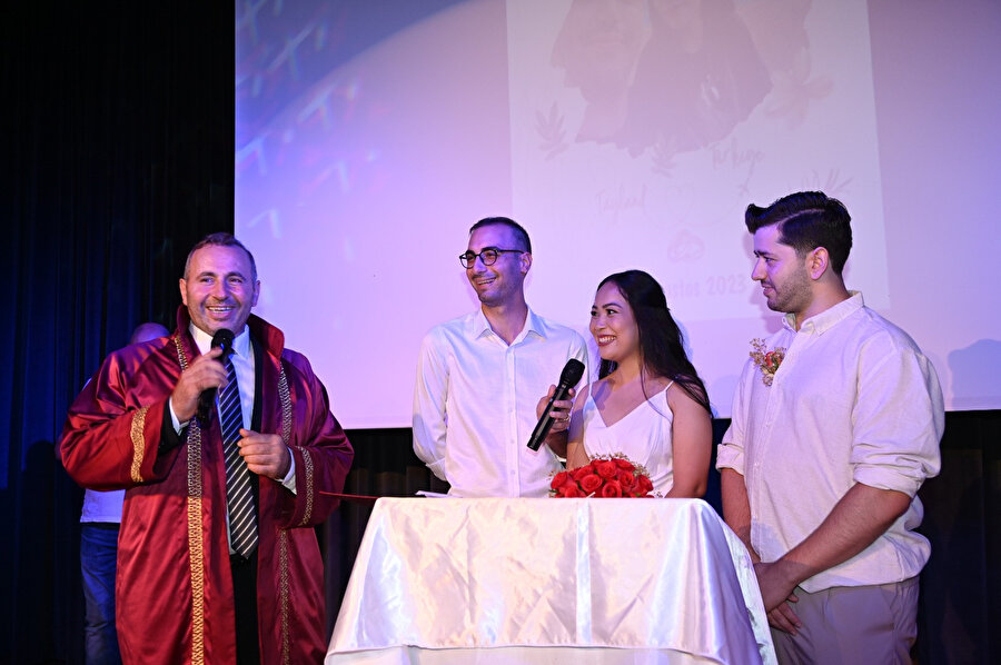 Sosyal medyadan tanıştılar: Tayland'dan Yalova'ya gelin geldi