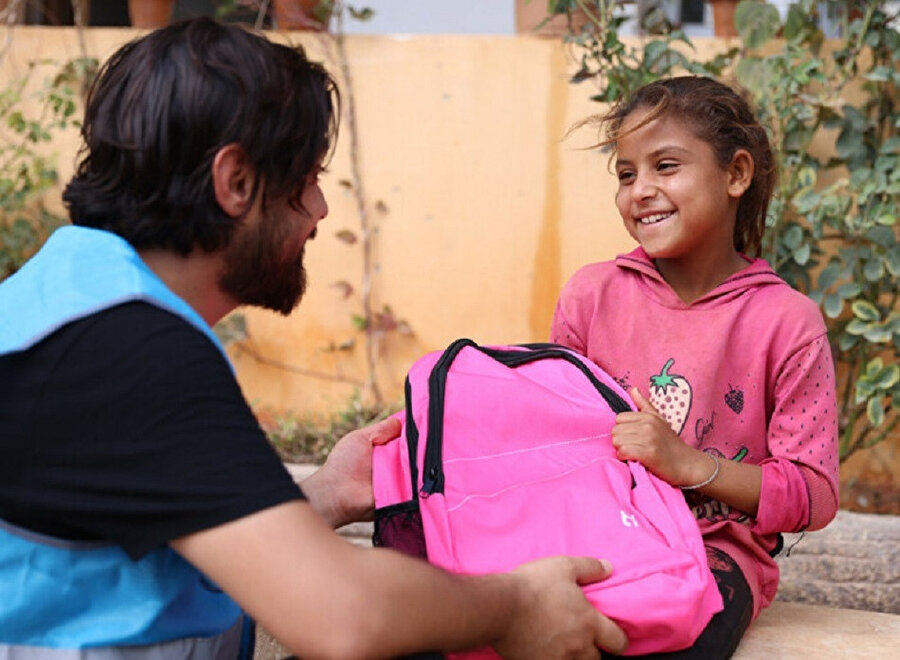 Yetim Vakfı, eğitim ve öğretim sezonundan haftalar önce “İyilik Zili Çalıyor” sloganıyla kırtasiye destek kampanyası başlattı