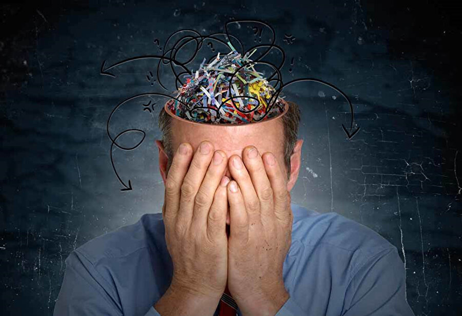 Kapitalist demokrasinin zaferiyle birlikte insanlık tarihindeki ideolojik evrimin tamamlandığını, liberal demokrasinin zaferinin ardından başka hiçbir büyük ideolojik veya siyasi alternatifin kalmadığını öne sürerek, tarihin sonunun geldiğini iddia etmiştir.