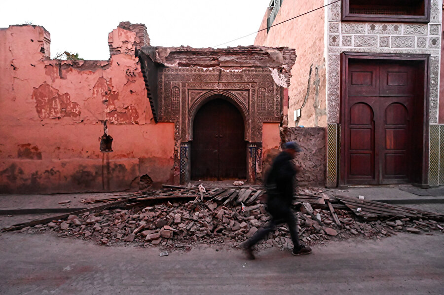 Fas'ta depremin izleri: Çok sayıda bina yıkıldı