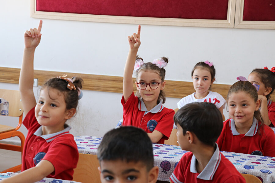 İlk ders zili çalacak: Okullarda yeni eğitim-öğretim yılı başladı