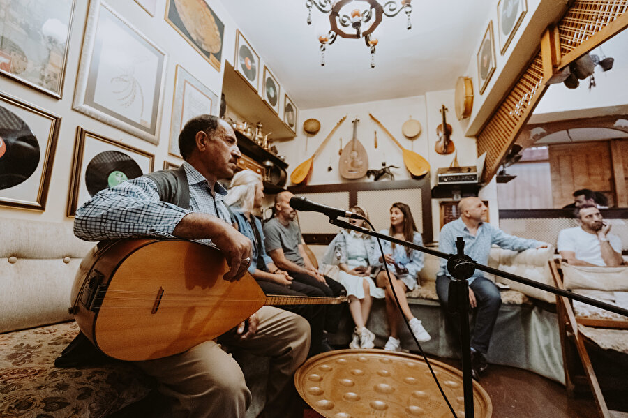 Dengbejlerden Cumhurbaşkanlığı Senfoni Orkestrası konserine, Türkçe, Kürtçe, Ermenice şarkılardan eyvan gecelerine, Kürtçe mevlitten sohbetlere kadar pek çok değer bir arada yer aldı. 