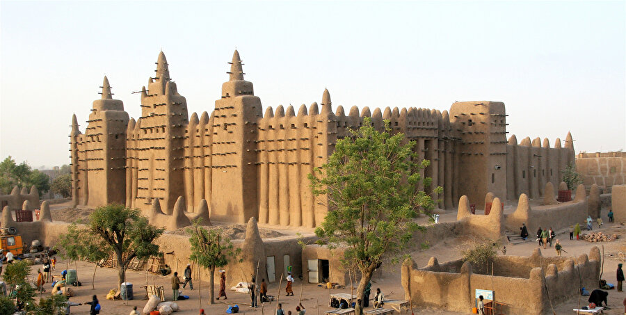 Timbuktu’daki Djingareyber Camii, bölgede İslâm’ın sembolü olarak görülmektedir.