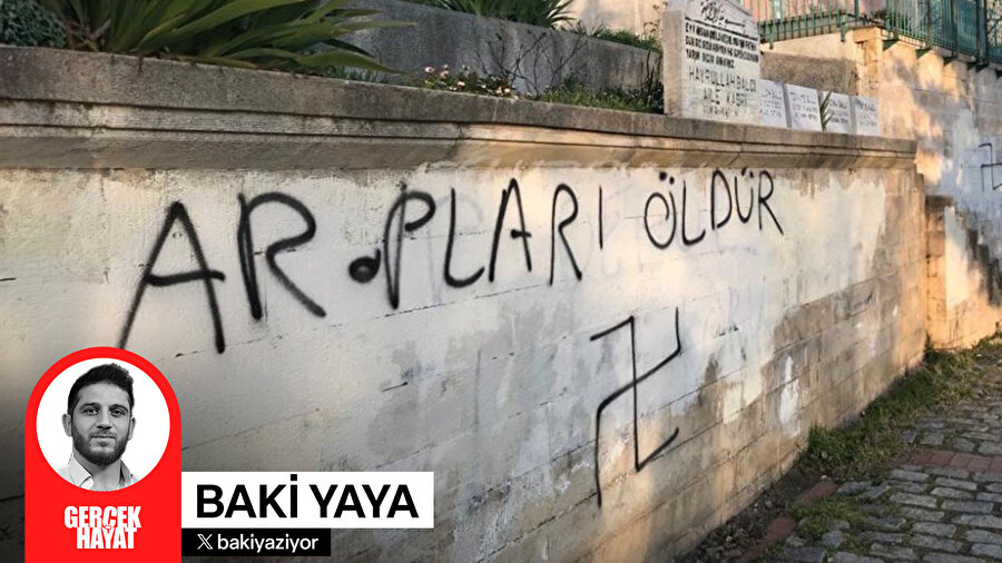 Irkçı gruplar, duvarlara ırkçı saldırı talimatları yazmaya başladı