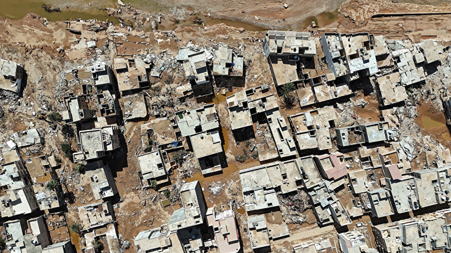 Libya'daki sel felaketi uydudan görüntülendi: Ölü sayısı 20 bini bulabilir