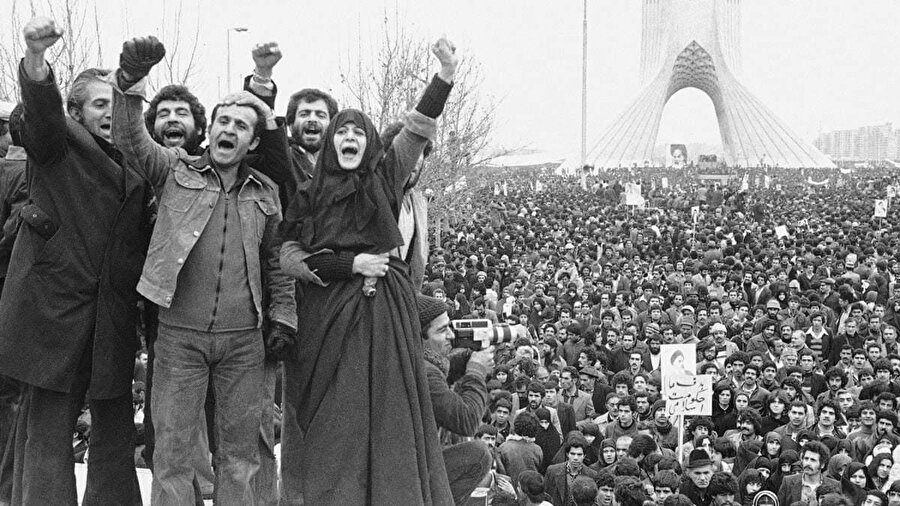 İran Devrimi.