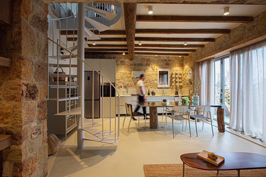 Yapının zemin katında bulunan mutfak. Fotoğraf: Derya Atıcı