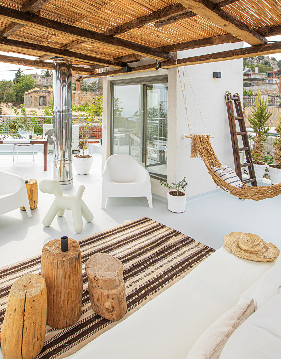 Yapının terasına ait bir fotoğraf. Fotoğraf: Derya Atıcı