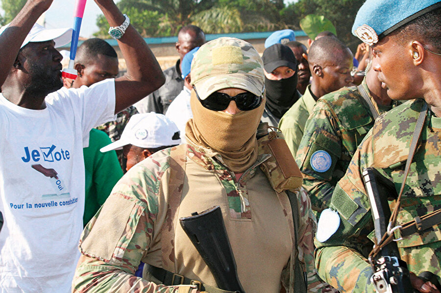 Orta Afrika Cumhuriyeti 30 Temmuz’daki anayasa referandumuna hazırlanırken en az düzinelerce paralı askerin ülkeye gönderildiği söyleniyor.