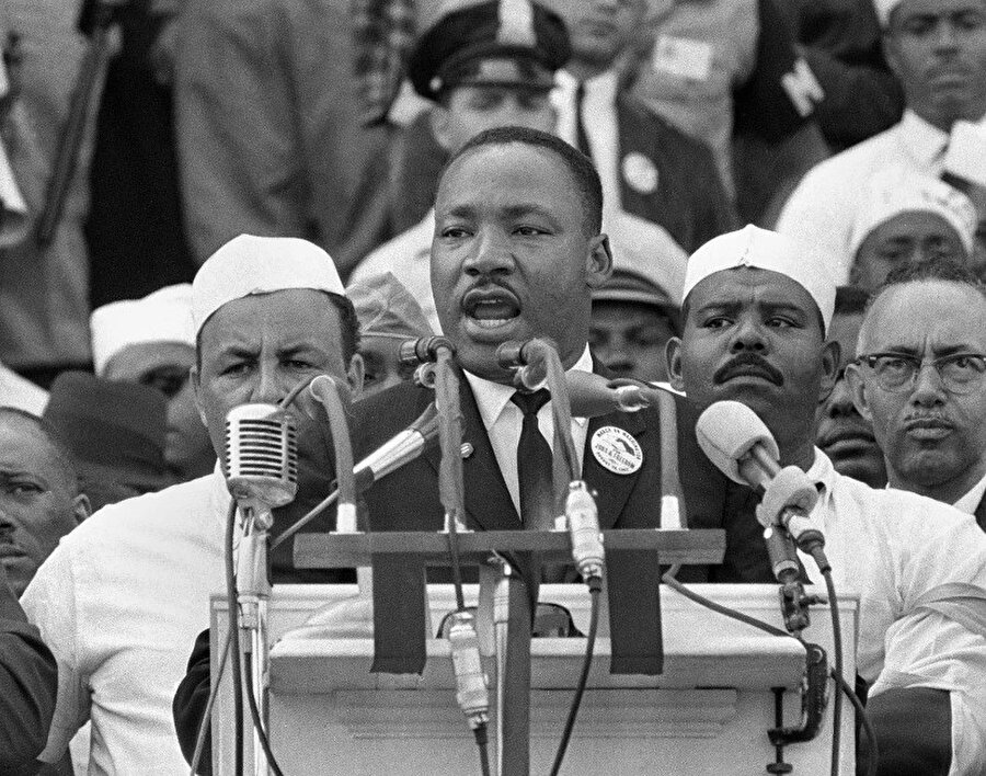 Martin Luther King, meşhur “Bir Hayalim Var” konuşmasını yaparken.