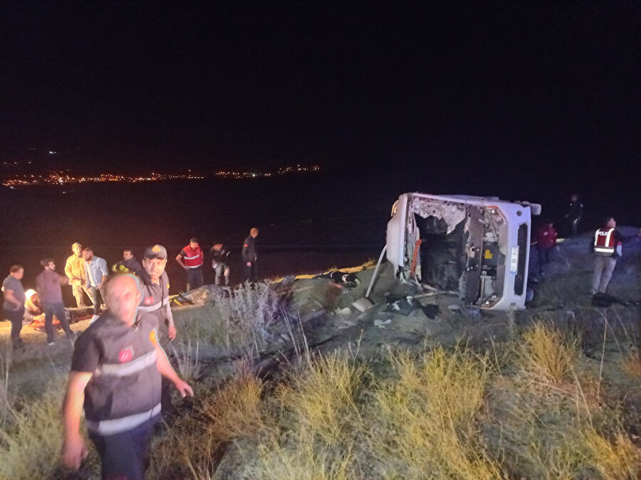 Van'da katliam gibi kaza: 5 ölü, 30 yaralı