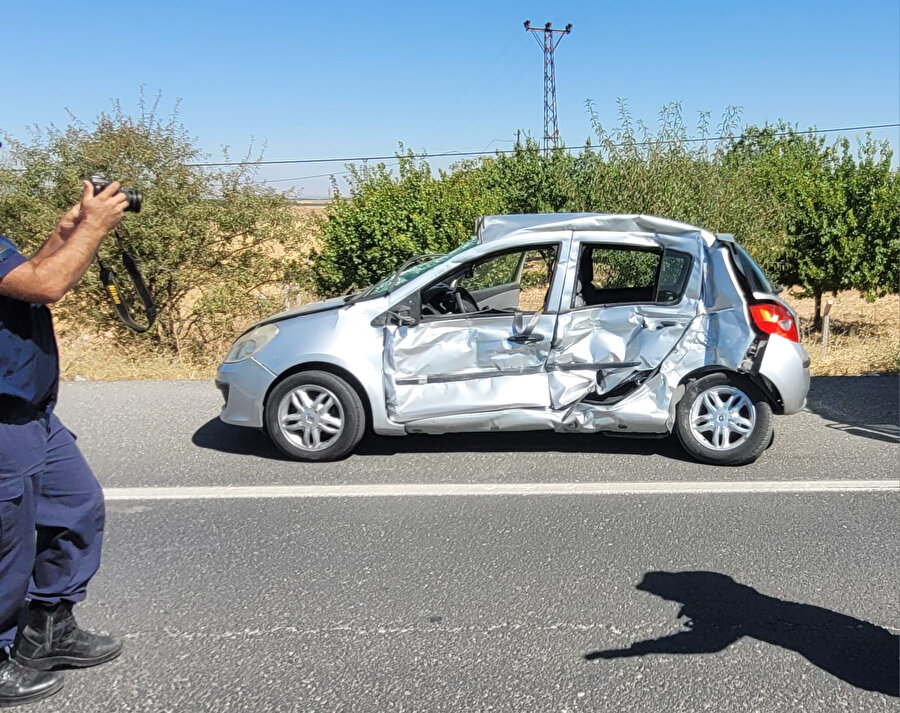 Cezaevi nakil aracıyla çarpışan otomobilin sürücüsü öldü: 4 yaralı
