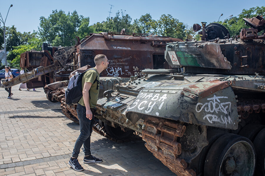 Ukrayna'da tartışmalı savaş turizmi fikir çatışmalarına neden oluyor.
