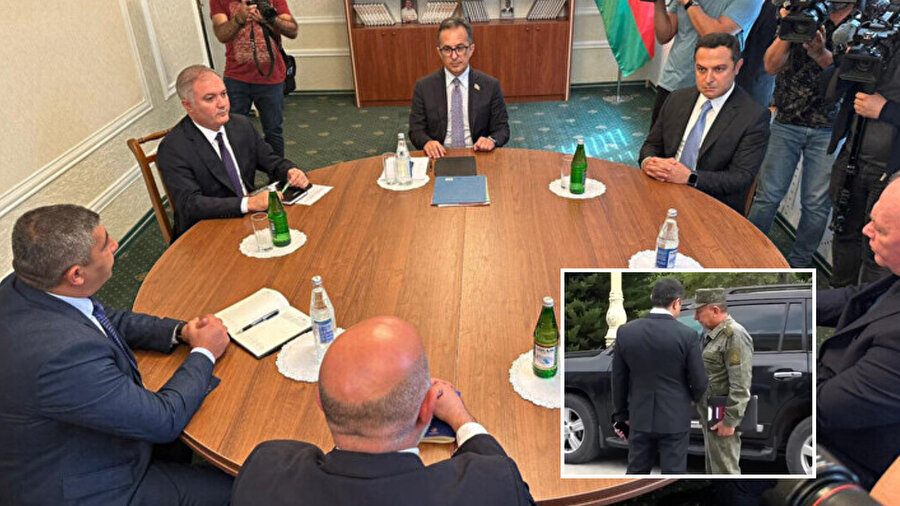 Görüşmeden ilk fotoğraflar