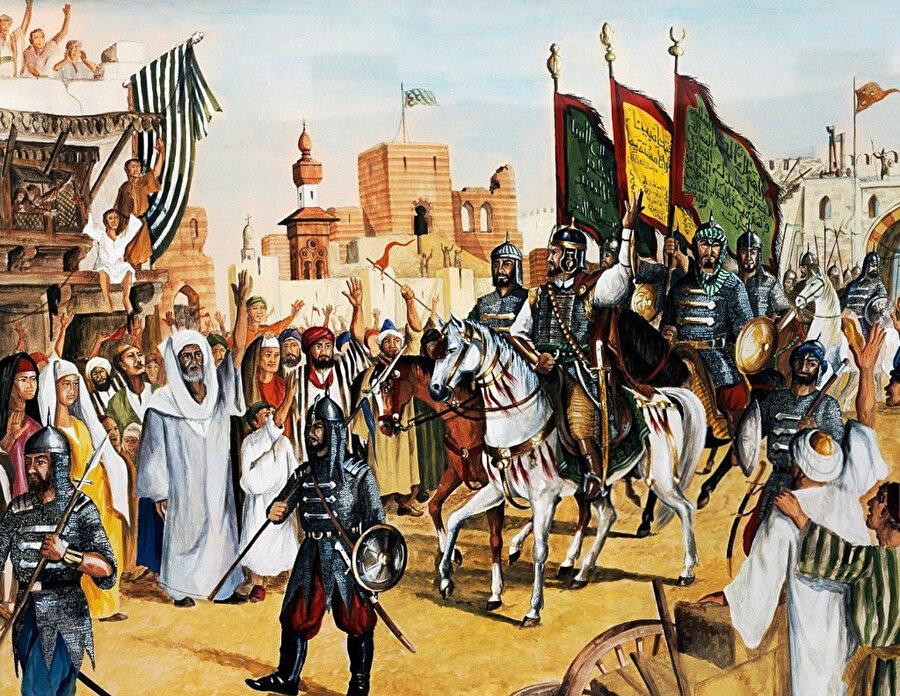Kudüs Fatihi Salahaddîn Eyyûbî, Hicaz bölgesine verdiği önemden dolayı "Hadimü'l-Haremeyn" (Mekke ve Medine'nin hizmetkarı) unvanını kullanan ilk hükümdardır.