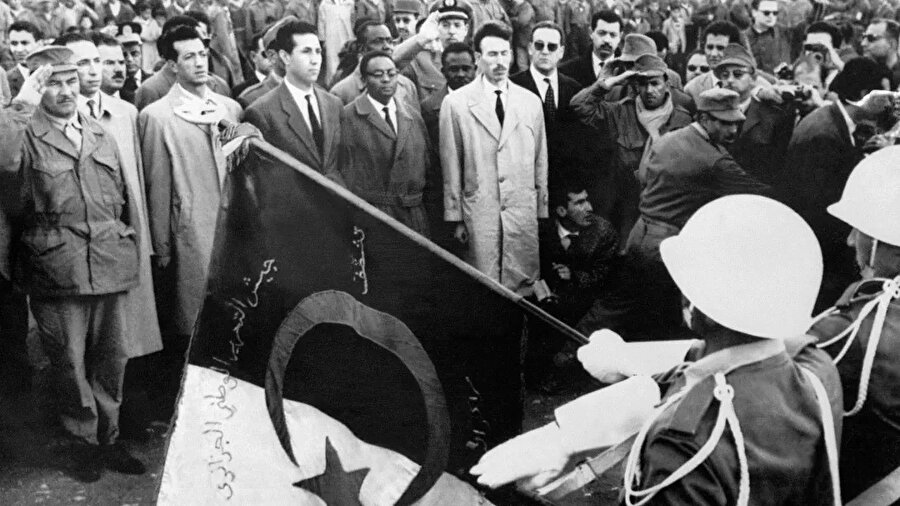 Cezayir, 1962’den 1989 yılına kadar bağımsızlığı kazanan kadroların oluşturduğu Ulusal Kurtuluş Cephesi tarafından yönetilmiştir.