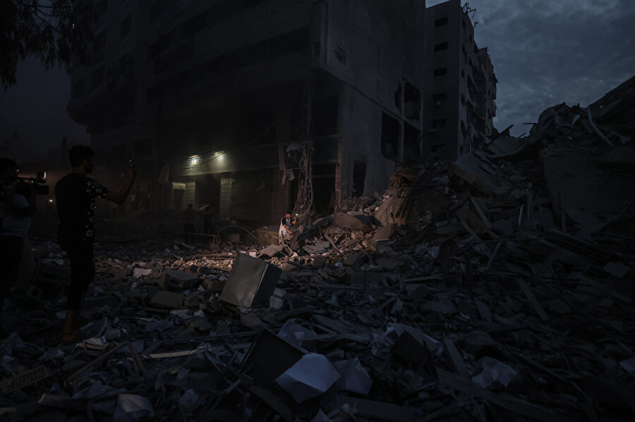 İsrail, abluka altındaki Gazze Şeridi'ne sağlanan elektriğin kesilmesi talimatı verdi.