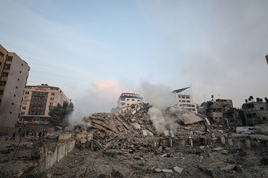 14 katlı Vatan apartmanından geriye kalanlar...