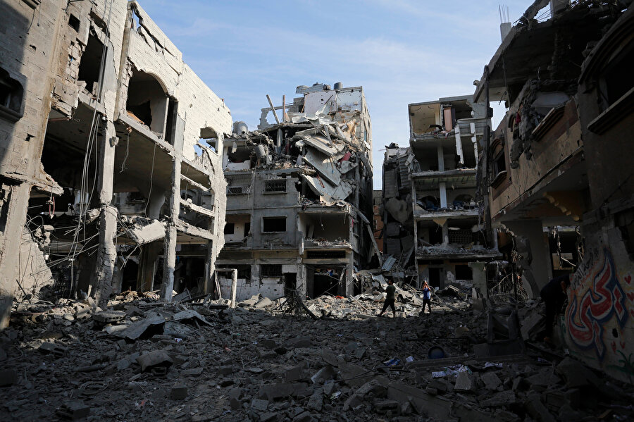 Gazze'nin kuzeyinde yer alan El Karame Mahallesi'nde bir çok bina kullanılamaz hale geldi.