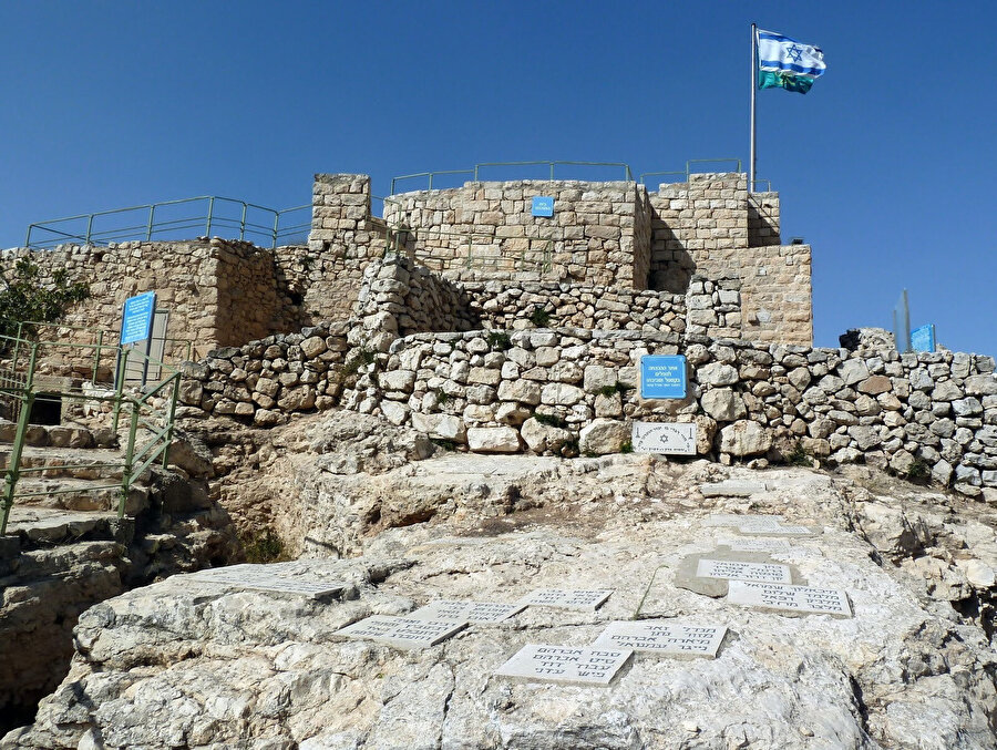 Abdulkâdir el-Hüseynî'nin "Kastel, Kudüs’tür. Kastel düşerse Kudüs düşer." dediği Kastel, günümüzde İsrail tarafından açık müze şeklinde bir ulusal parka çevrilmiştir.