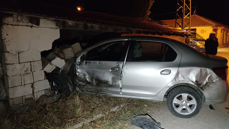 Nevşehir'de minibüs ile otomobil çarpıştı: 14 yaralı